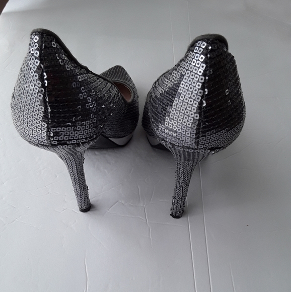 Heels silver party shoes - Picture 2 of 3